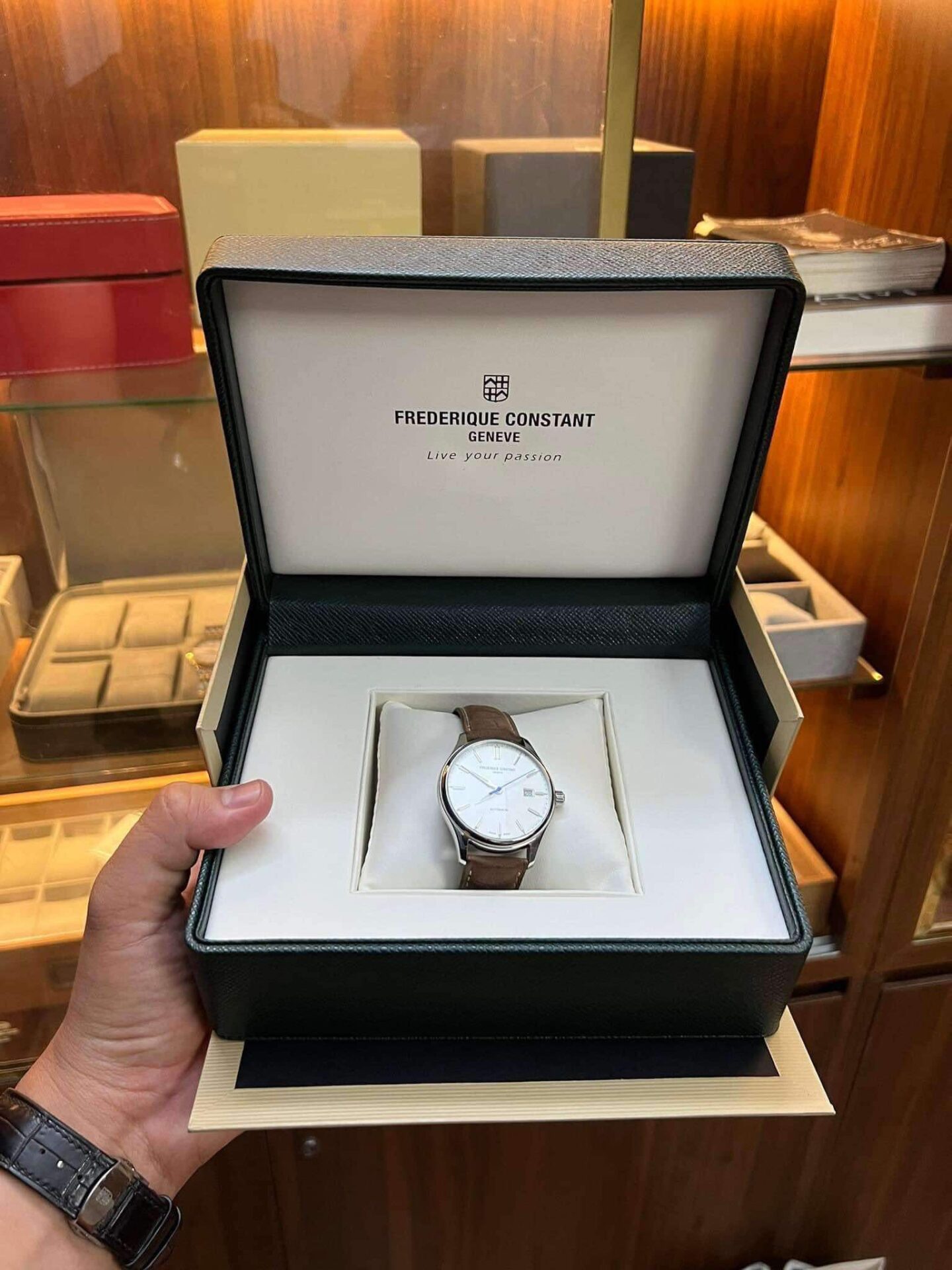 6DD048F1-5B07-4A99-81D6-C70C176A4547