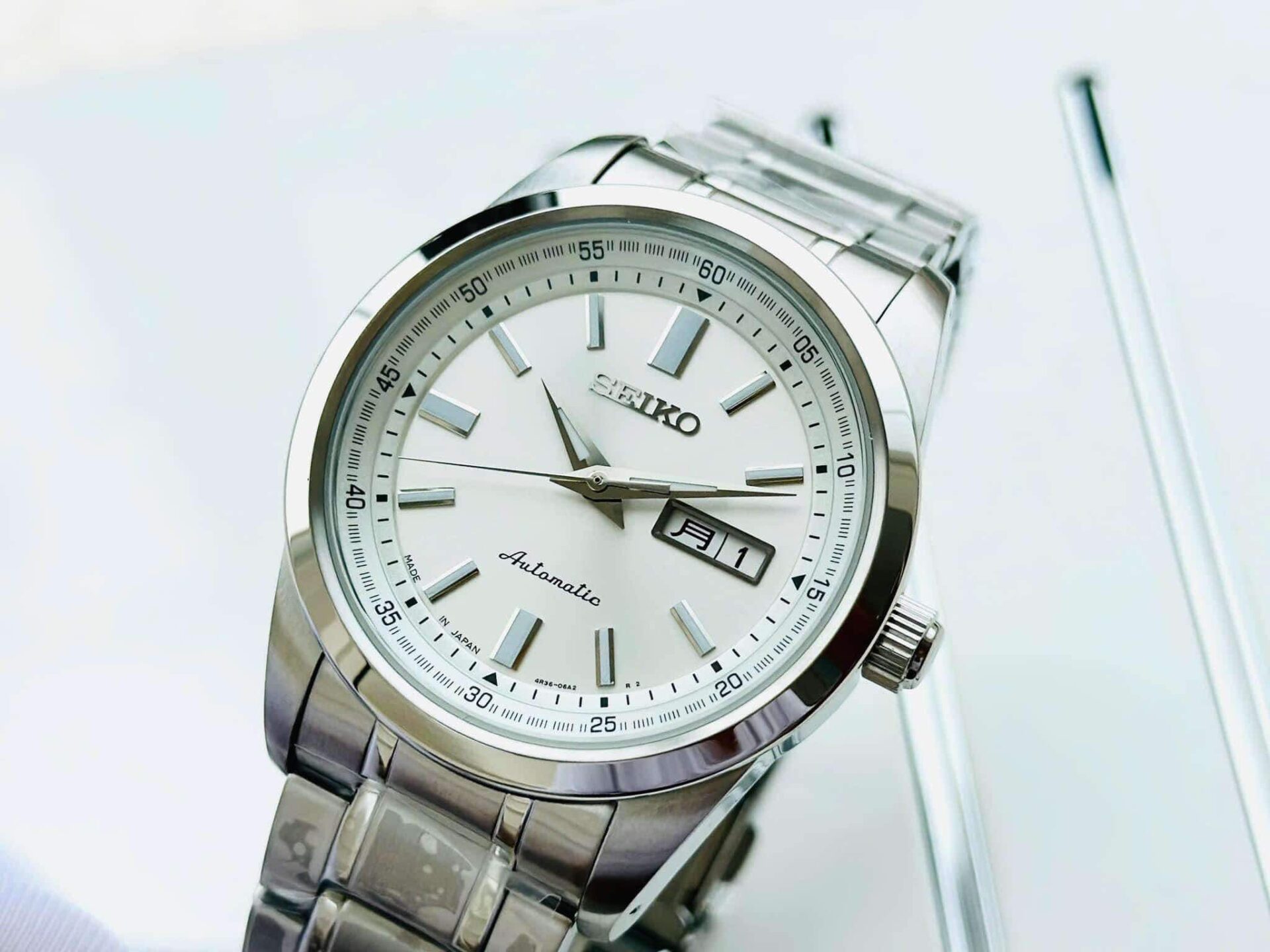 EC8EEA55-2C67-40E2-8F45-E7B6317CB765